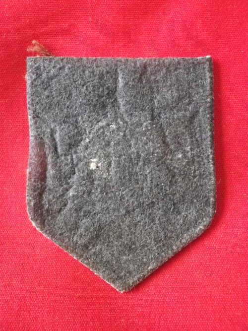 RHODESIAN ARMY - 3 BRIGADE (MANICALAND)  EMBROIDERED SHOULDER PATCH      (3943)