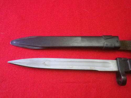 RHODESIAN WAR PICK UP - YUGOSLAV KNIFE BAYONET FOR AK47 + SCABBARD    (4622)