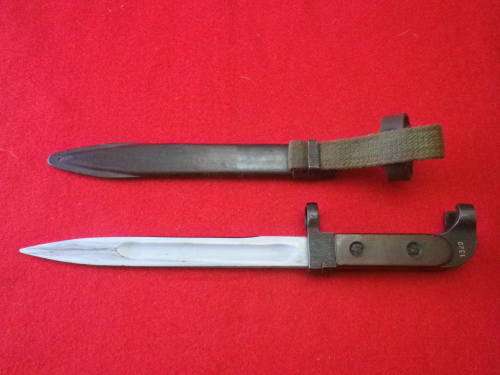 RHODESIAN WAR PICK UP - YUGOSLAV KNIFE BAYONET FOR AK47 + SCABBARD    (4622)