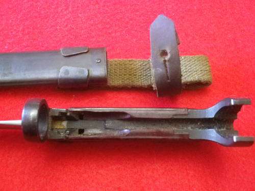 RHODESIAN WAR PICK UP - YUGOSLAV KNIFE BAYONET FOR AK47 + SCABBARD    (4622)