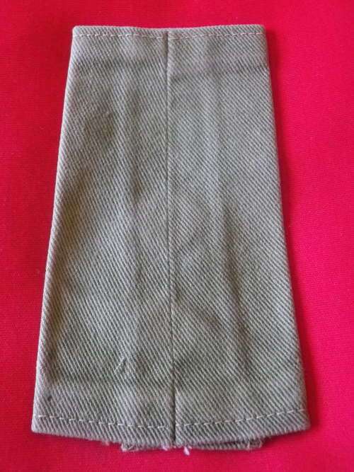 RHODESIAN ARMY - LIEUTENANT'S EPAULETTE SLIP ON        (7398)