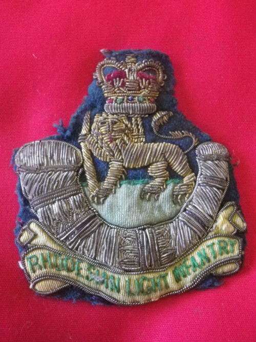 RHODESIAN LIGHT INFANTRY - QC BULLION BLAZER BADGE    (3949)