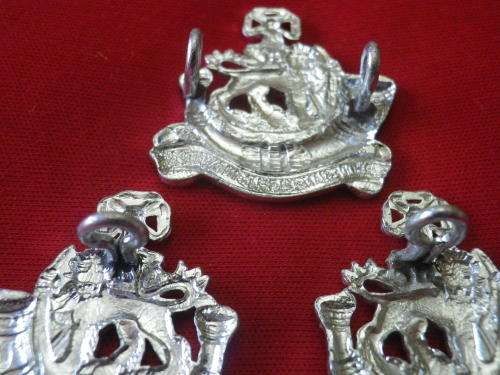 RHODESIAN LIGHT INFANTRY - SET OR'S CAP + FACING PAIR COLLAR BADGES   (4636)