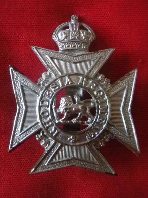 RHODESIA REGT. CHROMED CAP BADGE 1927-1947    (7453)