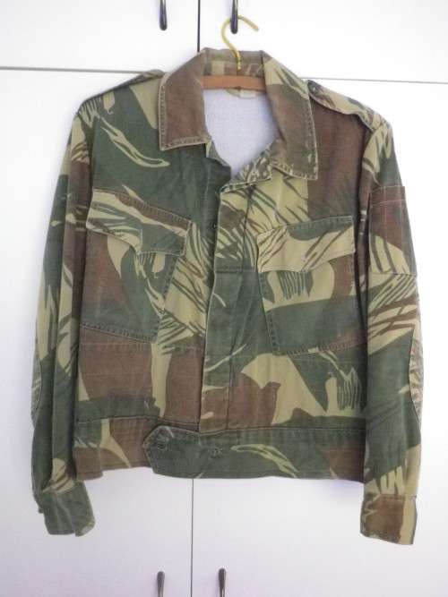 RHODESIAN ARMY CAMMO "BUNNY JACKET" (MODIFIED FROM A STANDARD JACKET) WITH LINING  -SIZE 1   (7507)
