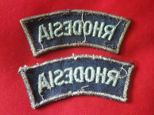 RHODESIAN AIR FORCE PAIR OF SHOULDER TITLES   (7548)