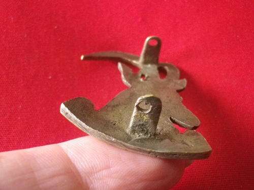 SOUTHERN RHODESIA ARMOURED CAR REGT. WW2 CAST CAP BADGE - FROM E AFRICA /ABYSSINIAN CAMPAIGN ERA (12