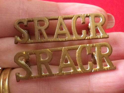 SOUTHERN RHODESIA ARMOURED CAR REGT. - PAIR BRASS SHOULDER TITLES 1947-56    (3011)