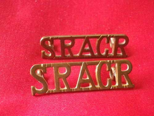 SOUTHERN RHODESIA ARMOURED CAR REGT. - PAIR BRASS SHOULDER TITLES 1947-56    (3011)