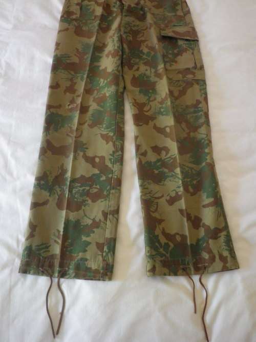 SA POLICE - CAMMO TROUSERS - OBSOLETE - MADE ENSIGN SIZE 87/81 - NOTE HOLE  (4687)