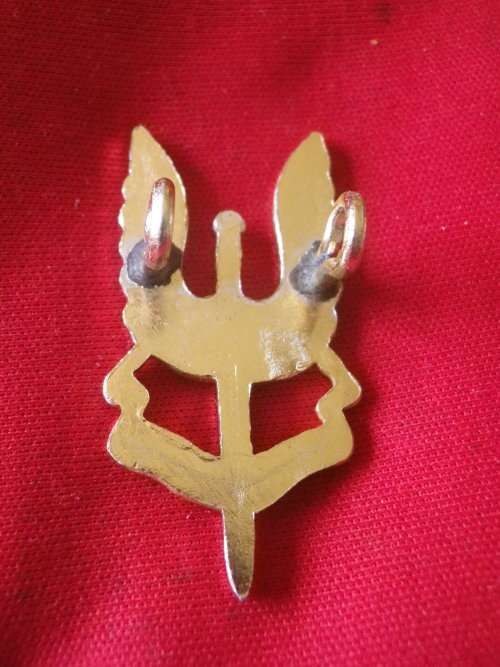 RHODESIA - SAS   OR'S BI COLOURED  ANODISED BERET BADGE      (7620)