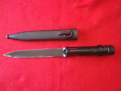 SADF - R1 BAYONET + NYLON SCABBARD - HAS UNION STAMP + SERIAL NUMBER     (4682)