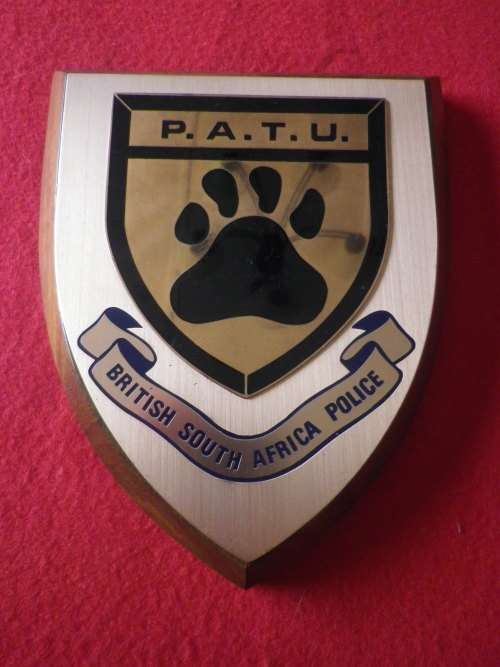 RHODESIA - BSAP PATU PLAQUE    (7667)