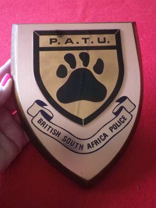 RHODESIA - BSAP PATU PLAQUE    (7667)