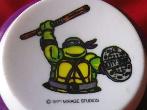 NINJA TURTLE YOYO + STRING - 1990 MIRAGE STUDIOS         (2684)