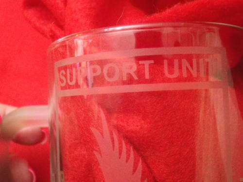 RHODESIA BSAP - SUPPORT UNIT 20 YEAR COMMEMORATIVE GLASS BEER MUG 1962-1982 (7669)