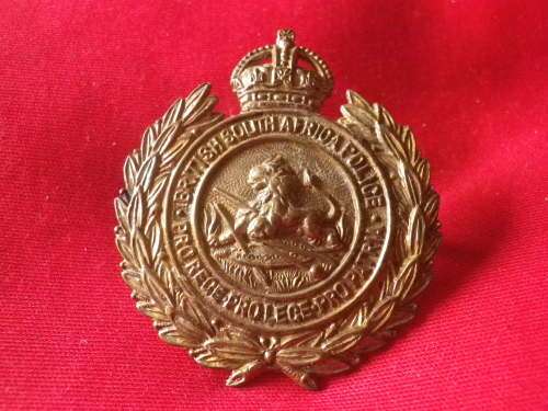 RHODESIA BSAP - BRASS HEADDRESS BADGE - SOLID VARIETY - MADE FIRMIN   1949-1953  (7674)