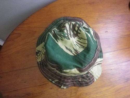 RHODESIAN CAMMO FLOPPY HAT - GOOD CONDITION, AS FOUND  - RIM 56cm / 22`   (2716)
