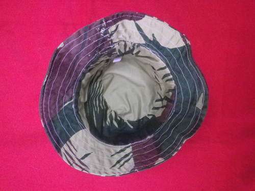 RHODESIAN CAMMO FLOPPY HAT - GOOD CONDITION, AS FOUND  - RIM 56cm / 22`   (2716)