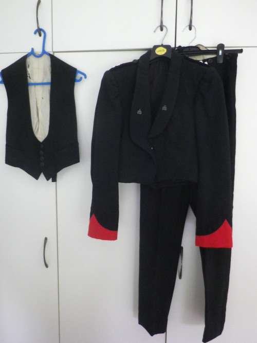 RHODESIAN ARMY - EARLY RHOD. REGT.   LIEUTENANTS MESS DRESS JACKET + WAISCOAT + TROUSERS (5065)