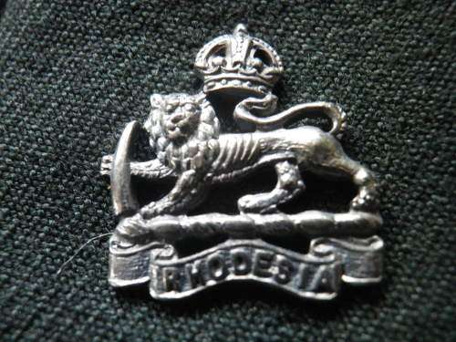 RHODESIAN ARMY - EARLY RHOD. REGT.   LIEUTENANTS MESS DRESS JACKET + WAISCOAT + TROUSERS (5065)