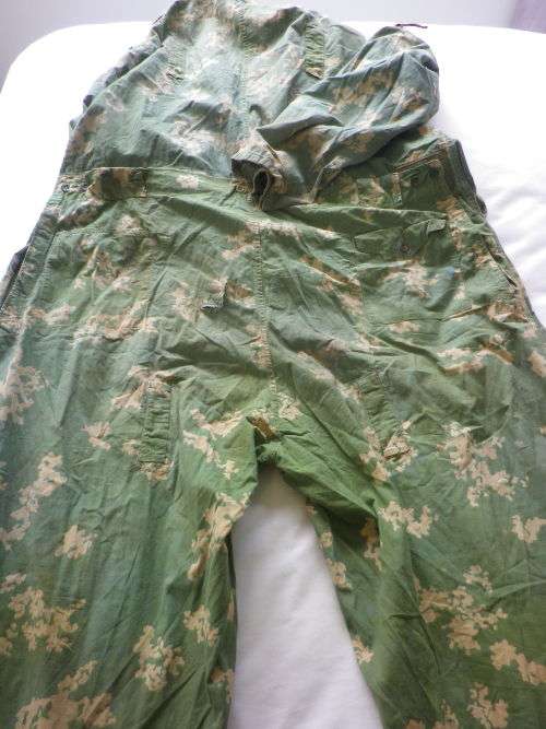 RHOD. WAR PICKUP - EX ZIPRA RUSSIAN (REVERSIBLE?)  CAMMO SNIPER SUIT- XL - RARE - SOME HOLES (4766)