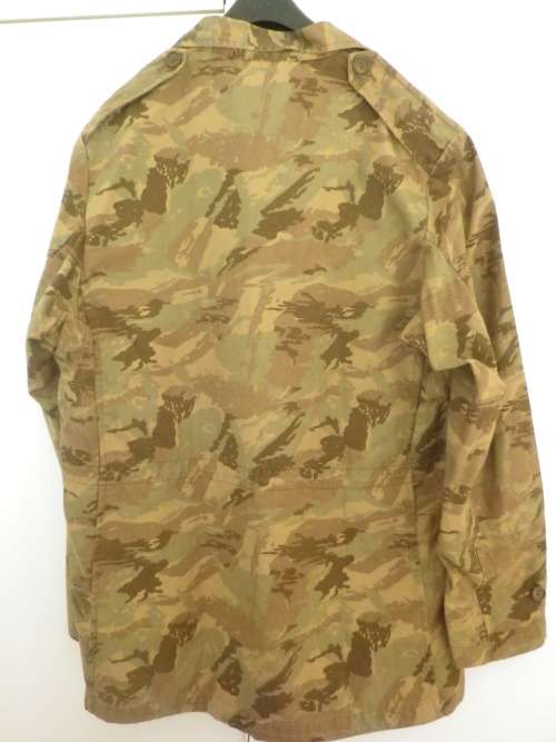 SADF - 32 BATTALION CAMMO COMBAT JACKET - SIZE L - AS NEW - 1 BUTTON BROKEN (4768)