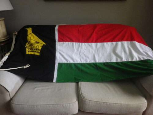 ZIMBABWE RHODESIA  -  FULL SIZE FLAG - MADE WILLIAM SMITH & GOUROCK   (1049)
