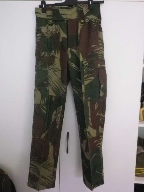RHODESIAN ARMY - CAMMO COMBAT TROUSERS - SIZE 2 - GOOD CONDITION     (7725)