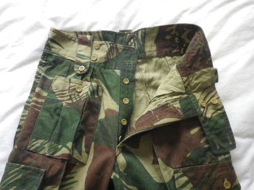 RHODESIAN ARMY - CAMMO COMBAT TROUSERS - SIZE 2 - GOOD CONDITION     (7725)