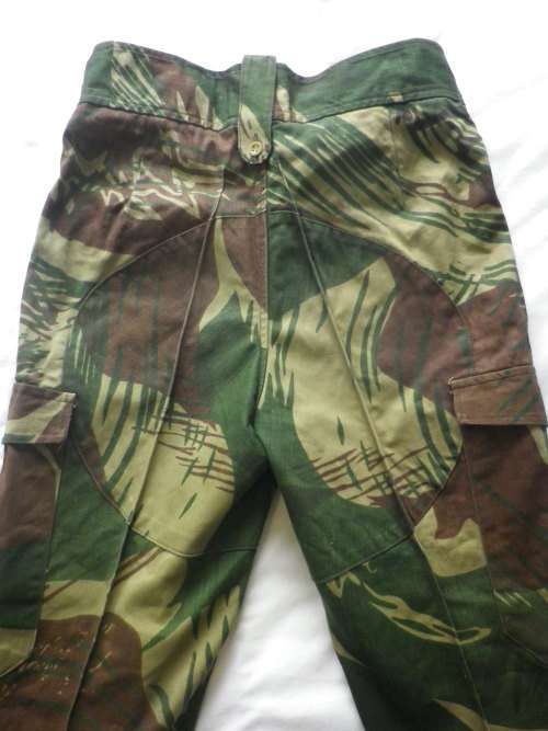 RHODESIAN ARMY - CAMMO COMBAT TROUSERS - SIZE 2 - GOOD CONDITION     (7725)