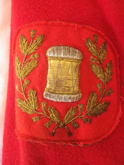 SADF - PRETORIA HIGHLANDERS DRUM MAJORS DRESS TUNIC - SOME HOLES    (4844)