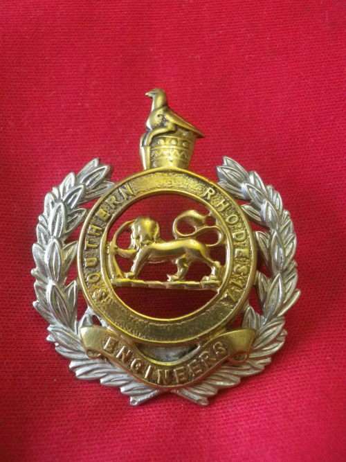 SOUTHERN RHODESIA ENGINEERS - BI METAL CAP BADGE - SLIGHT POLISH - (7752)