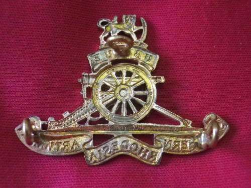 SOUTHERN RHODESIA ARTILLERY - BRASS CAP BADGE     (7760)