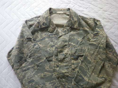 US AIR FORCE DIGITAL `TIGER STRIPE` CAMO TUNIC (SIZE 40) + TROUSERS (SIZE MEDIUM)  (4862)
