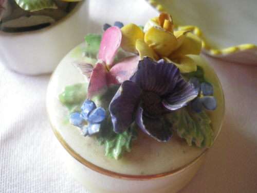 4 SMALLPRETTY  PORCELAIN ITEMS - NOTE 1 CHIP ON FLOWER OF LID OF THE BOX...OTHERS IN GOOD CONDITION