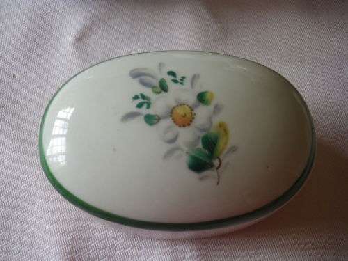 3 SMALL TRINKET BOWLS WITH LIDS - GREAT CONDITION