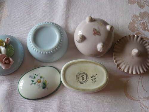 3 SMALL TRINKET BOWLS WITH LIDS - GREAT CONDITION