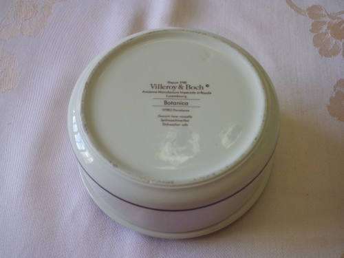 VILLEROY & BOCH `BOTANICA`  BOWL + LID -  DIAMETER 12.5cm - NO CHIPS OR CRACKS, GOOD CONDITION