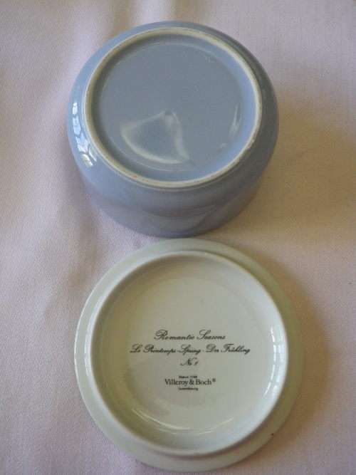 VILLEROY & BOCH   `ROMANTICS SEASON NO. 1`     BOWL + LID -  DIAMETER 9.5cm -  GOOD CONDITION