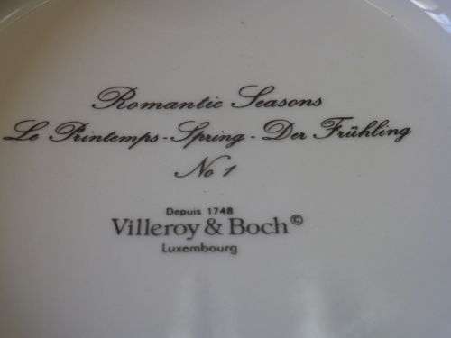 VILLEROY & BOCH   `ROMANTICS SEASON NO. 1`     BOWL + LID -  DIAMETER 9.5cm -  GOOD CONDITION