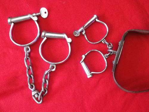 RHODESIA BSAP - PRISONERS BELT + HAND / ANKLE CUFFS WITH KEYS - RARE -  READ BELOW (6525)