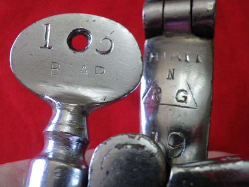 RHODESIA BSAP - PRISONERS BELT + HAND / ANKLE CUFFS WITH KEYS - RARE -  READ BELOW (6525)