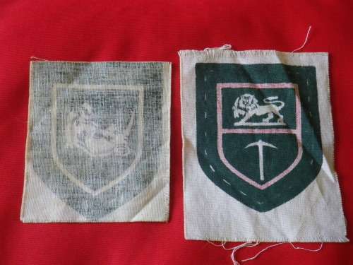 RHODESIAN ARMY + 2 BDE. PRINTED SHOULDER PATCHES X 2 - UNUSED   (6058)