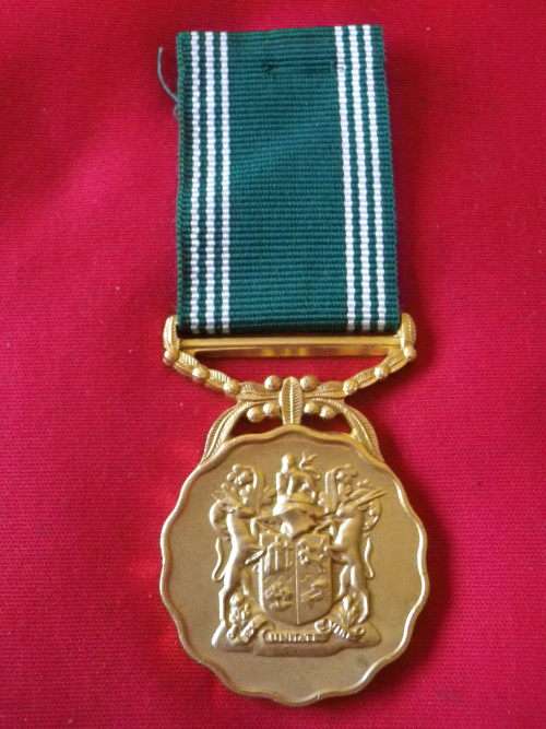 SADF -GOOD SERVICE MEDAL GOLD 30 YRS - FULL SIZE, NUMBERED, UNRESEARCHED, 1st RIBBON DESIGN - (4974)