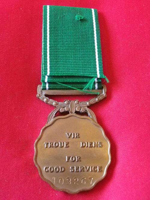 SADF -GOOD SERVICE FULL SIZE BRONZE MEDAL - 10 YRS - NUMBERED, UNRESEARCHED, 1st DESIGN RIBBON(4972)