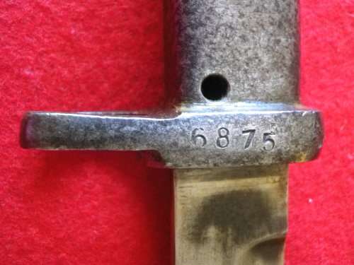 GERMAN ARMY - WW1  ERSATZ BAYONET + SCABBARD FOR MAUSER RIFLE - BLADE LENGTH 24.8CM   (4882)