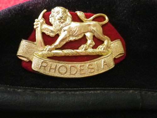 RHODESIAN STAFF CORPS BERET - SOME CRACKING ON RIM  - RIM 51CM / 20`    (7995)