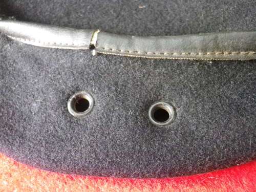 RHODESIAN STAFF CORPS BERET - SOME CRACKING ON RIM  - RIM 51CM / 20`    (7995)