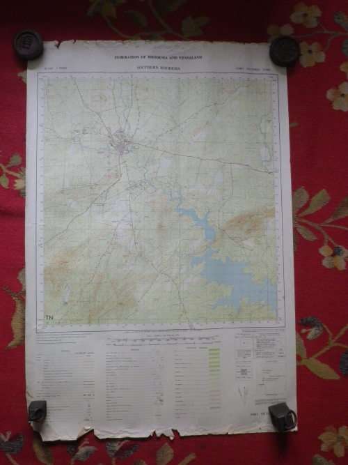 RHODESIA & NYASALAND + RHODESIA 3 X MAPS - FORT VICTORIA - NOTE DAMAGE, DISCOLOURATION (7985)